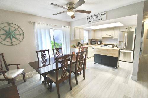Coastal Village Retreat - Jupiter, FL