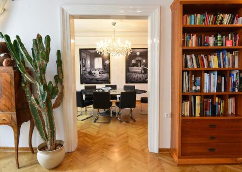 Neoclassical Luxury Apartment Ljubljana, Lublana (zdjęcie 6)