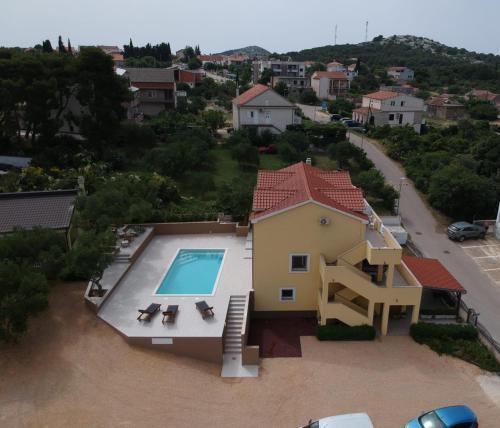 Apartment in Drage with sea views, balcony, air conditioning, WiFi 566-1, Drage (zdjęcie 2)