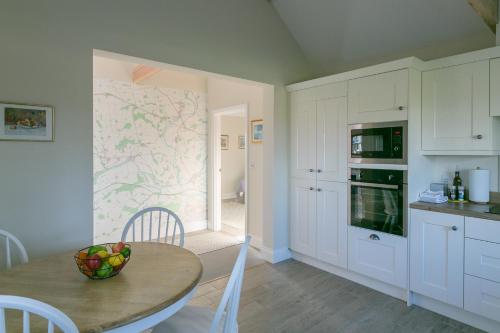 Stay on the Hill - Self Catered Cottages Laverick and Bothy in فور ستونز