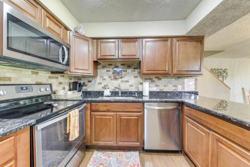 Chic Ruidoso Golf Condo-Patio Mtn View and Fire Pit - image 13