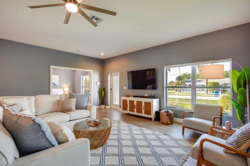 Florida Gem Saltwater Pool By Beaches and Kayaking! in Jensen Beach, USA