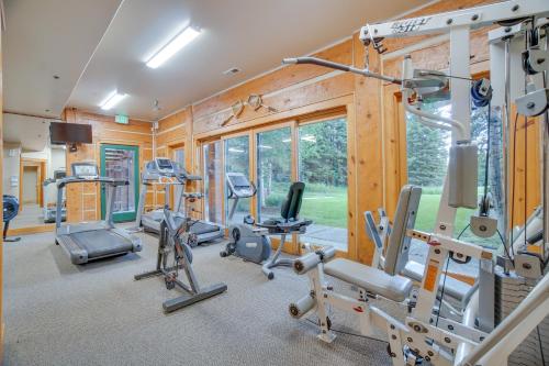 Family-Friendly McCall Cabin Pool Access and Bikes