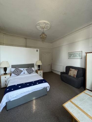 Ensuite Double Room, by Swansea University, Sketty, R2 in Swansea
