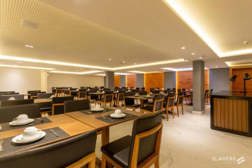 Restaurant, Slaviero Hotel Joao Pessoa in Joao Pessoa Beach