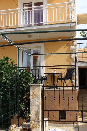 Apartments Ivan & Ana - image 2