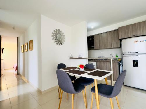 Full furnished apartment in Pereira in 산 호아킨