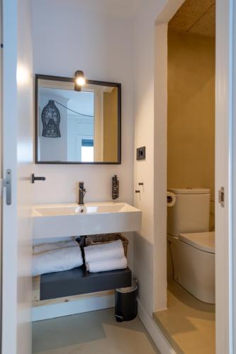 Standard Double Room image 3