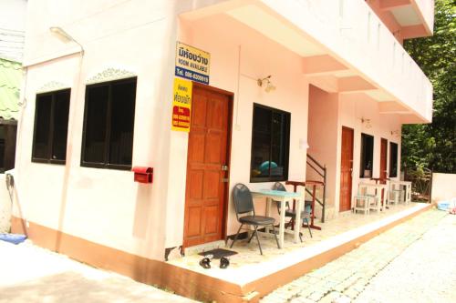 Facilities, Miss Tim House in Ko Samet