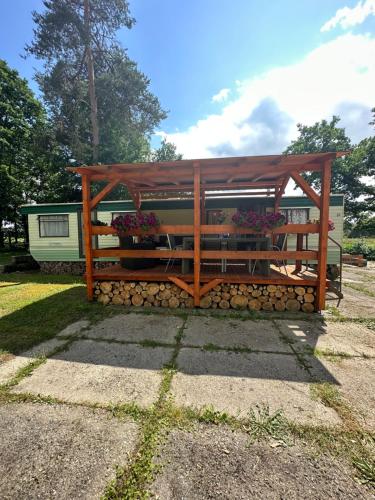Viesnīcas āriene, Dovolená v Mobilheimu (Dovolena v Mobilheimu) in Lomnice Nad Luznici