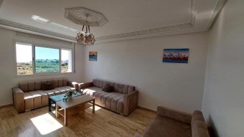 Appartement avec piscines, vue sur mer et accès à la plage à Achakar Hill, Tanger.