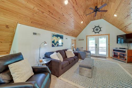 Boat Dock & Fire Pit: Lakefront Paradise in Eucha! in Monkey Island (OK)