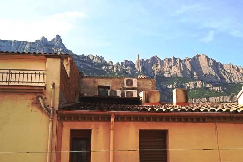 piso con desayuno incluido y vistas a la montaña. - Apartment - Monistrol