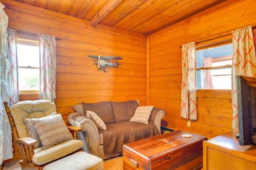 Bisbee Vacation Rental with Mountain Views and Sunroom