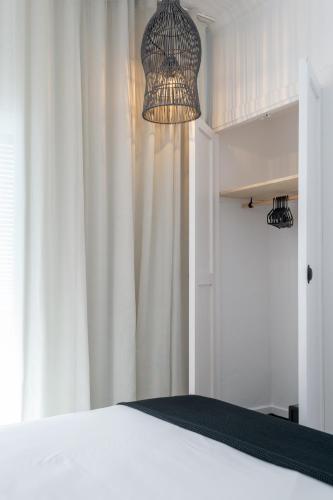 Standard Double Room image 10