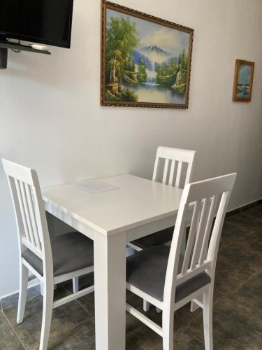 Mijovic Apartments - image 3