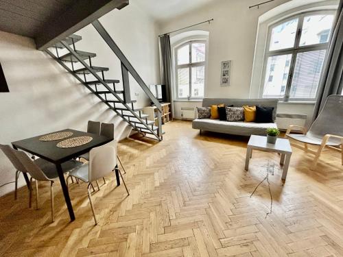 PARTY HOUSE PRAGUE - Apartments Ve Smečkách 18, CITY CENTER!! 1