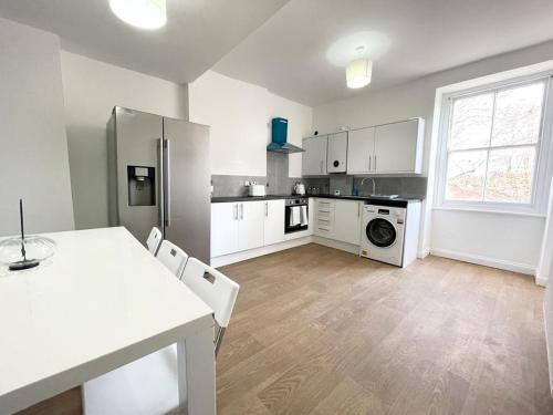 Large City Centre Room - Bristol