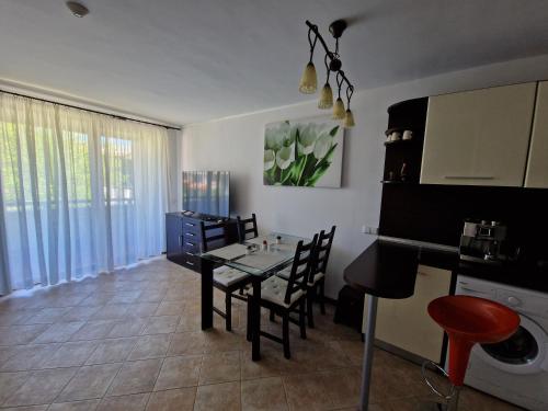 Apartment in the picturesque Oasis Resort & Spa, Lozenets (foto 9)