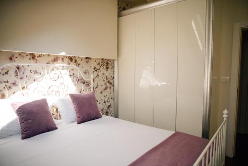 Double Room with Private External Bathroom image 8