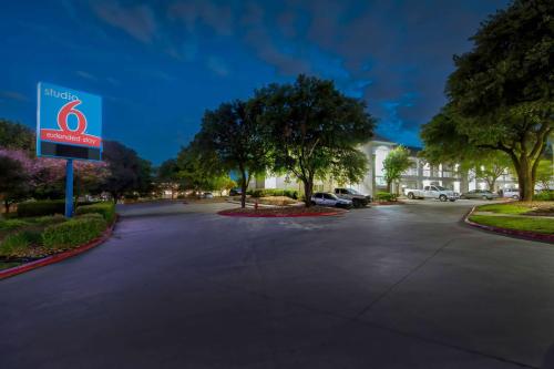 Studio 6-San Antonio, TX - Six Flags in San Antonio, USA