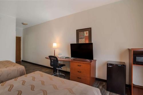 Quality Inn & Suites - image 9