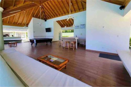 Villa Paradiso in Plantation Village