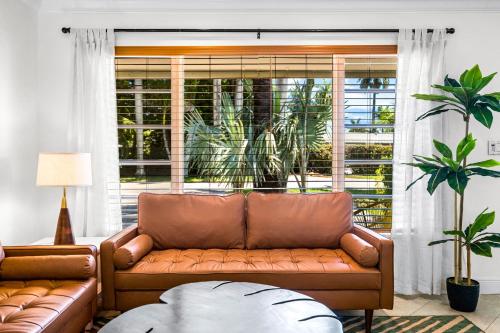 Tropical Paradise! Ξ Heated Pool! Ξ Pet Friendly! in Hollywood, USA