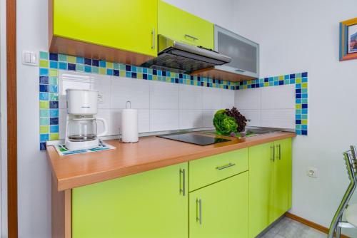 Apartment Medveja 7720a - image 8