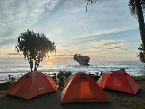 Tenda camping madasari sunrise