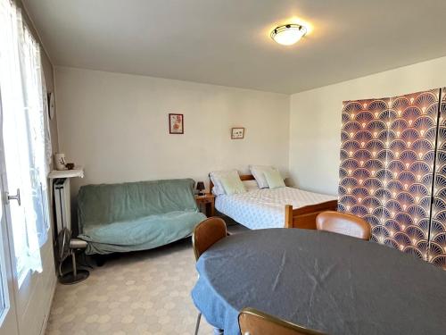 Studio Aix-les-Bains, 1 pièce, 2 personnes - FR-1-555-92 - Location saisonnière - Aix-les-Bains