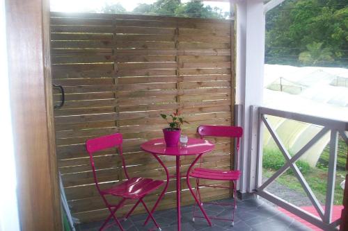 2 bedrooms, 5 beds