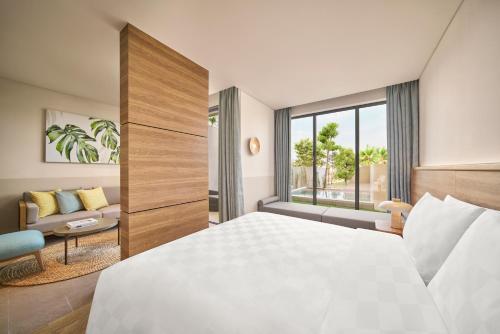 1 Bedroom Residences Garden Private Pool with Terrace image 2
