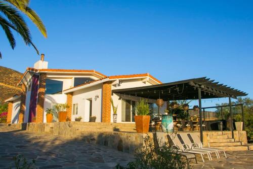 Villa de La Rosa with Pool & BBQ Area Wine Country