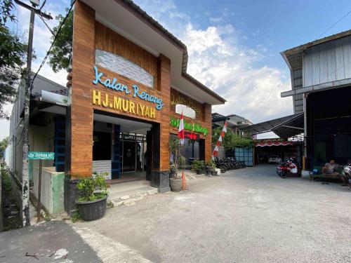 Exterior view, Guest House Hj Muriyah Syariah Slawi Mitra RedDoorz in Slawi