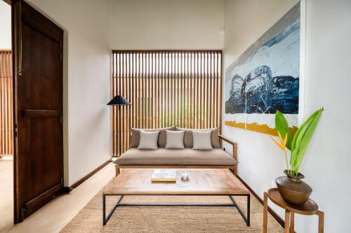 Kayaam House