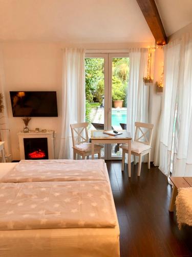 Apartment TinyHouse mit Pool, Outdoor Whirlpool und Garten in Petershagen/Eggersdorf