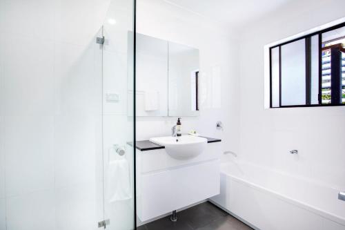 Four-Bedroom House image 10