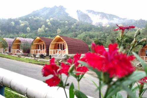 Exterior view, Penginapan puncak Dua Mitra RedDoorz in Sei Bingai