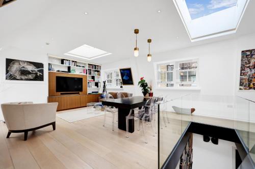 Luxury 3 Bed House by Hyde Park, Bayswater