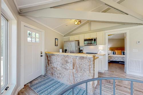 Slopesider 11 - The Bark House in Sugar Mountain, USA