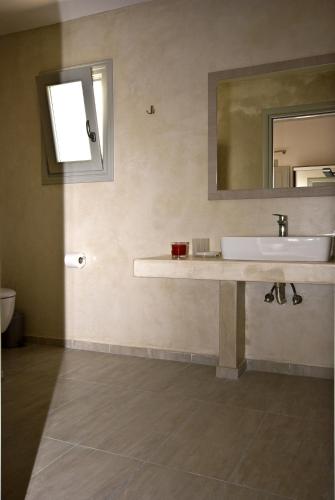 Alafouzos Studios & Apartments