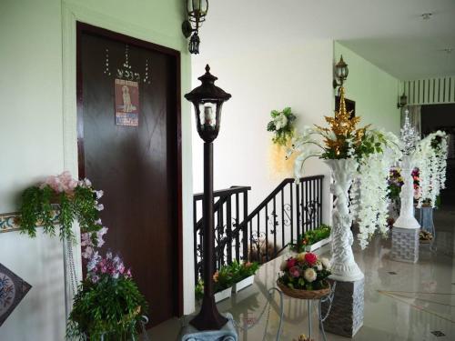 Zona de TV/saló-bar comuns, Doi Samoe Dao Hostel in Na Noi