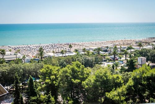 Tra cielo e mare - Civitanova, appartamento nobiliare fronte mare