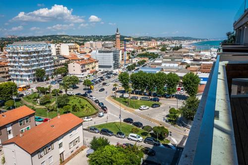 Tra cielo e mare - Civitanova, appartamento nobiliare fronte mare