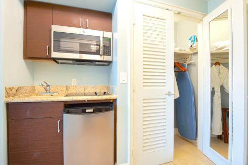 Charming 5 Star Condo Unit Situated at Ritz Carlton-Key Biscayne, Miami (foto 10)