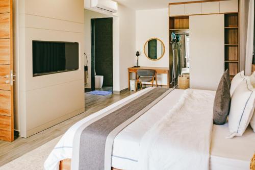 04-Biệt thự Villa cao cấp Hồ Tràm 3PN - 350m2 sân vườn 1000M2, BBQ, cầu ngắm biển,800m đi bộ I Luxury Villa 350m2 in Ho Tram Beach, garden, privite pool, 800m walk to beach