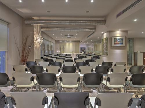 Polis Grand Hotel - image 2