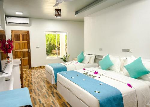 ISLAND LUXURY DIVE HOTEL - FULHADHOO in Goidhoo Atoll
