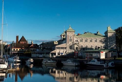 Frasch och fin 2:a. Gangavstand till Stromstads Centrum in Bojardalen